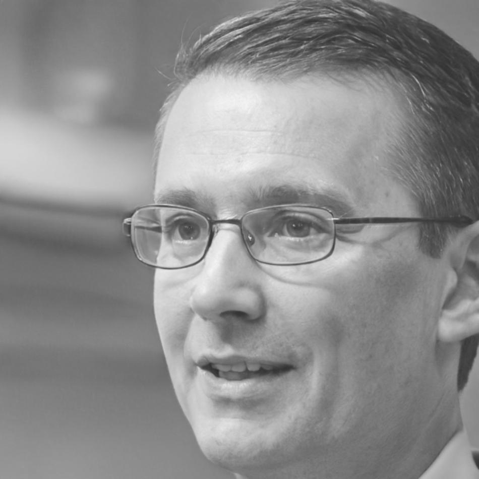 Instructor especialista en finanzas empresariales